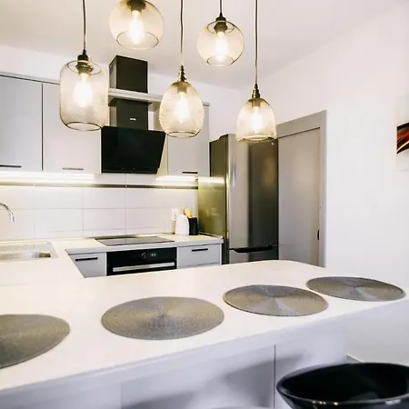 Toma By Duhomes Apartment